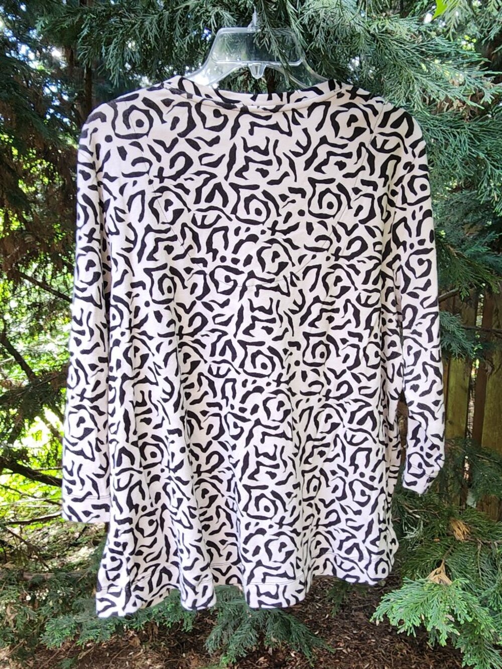 EUC Chico's 4 / XXL Women's Black and white geometric 3/4 sleeve Cotton top - Picture 2 of 9
